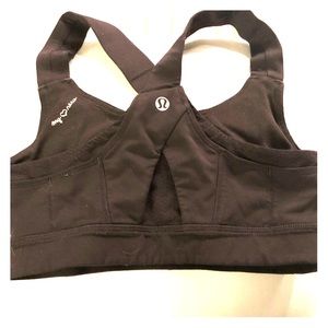 Lululemon sports bras with pockets